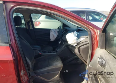 2016 Ford Escape S z USA, uszkodzony, nr VIN 1FMCU0F72GUB14490